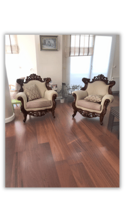 atolyelerden gelenler krem ahsap islemeli iki adet tekli klasik berjer png